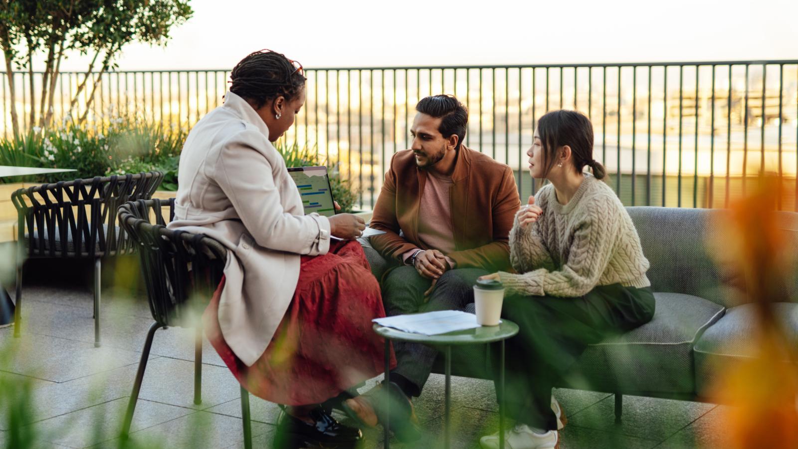 couple-consulting-professional