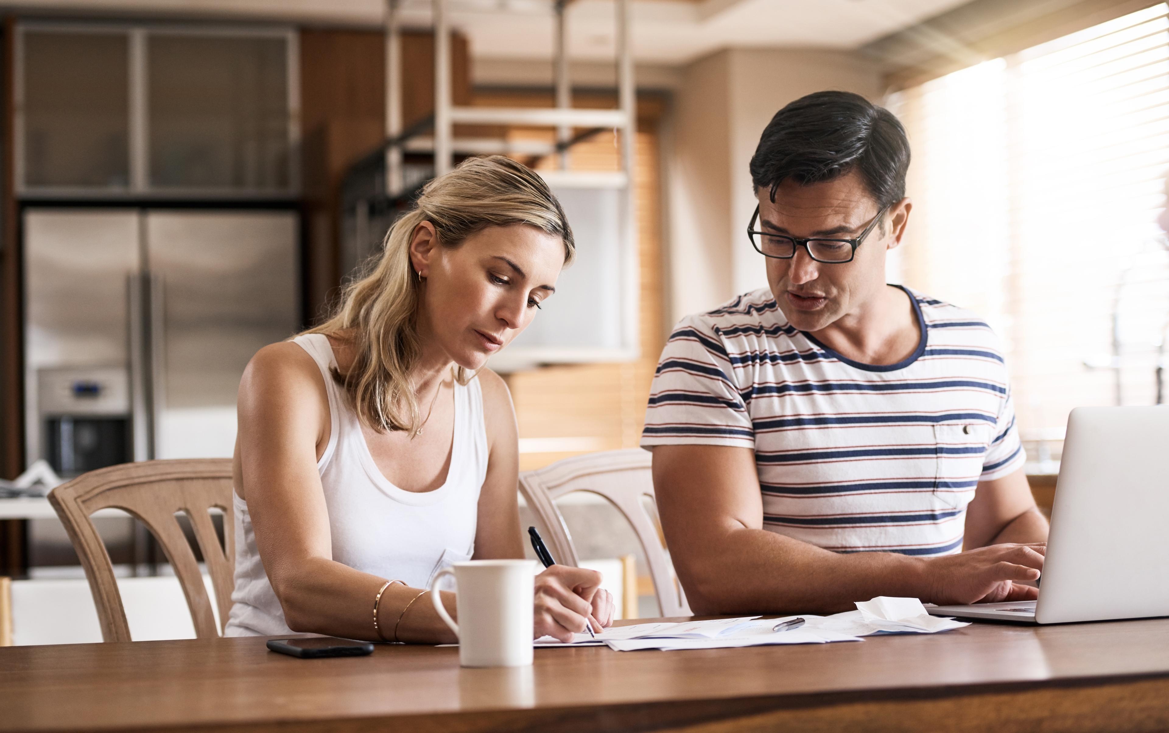 7 tips for managing your money