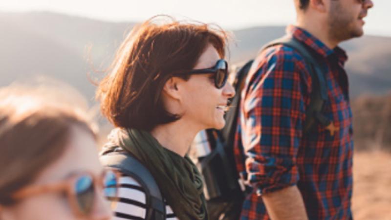 Family hiking in mountains family-hiking-in-mountains-16x9-800x450