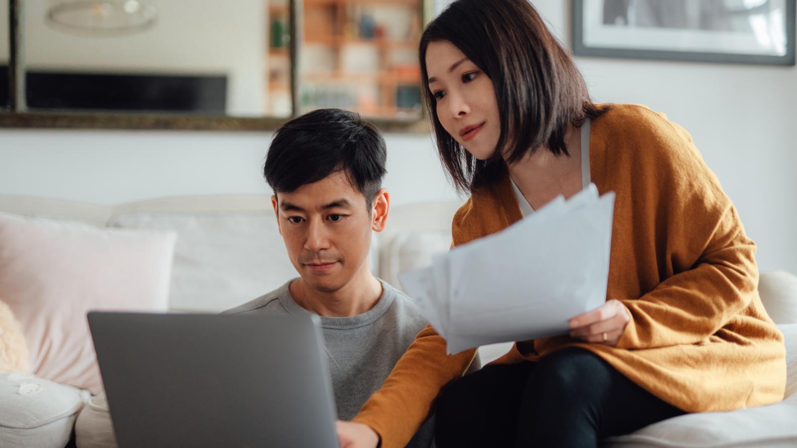 How to Manage Finances as a Couple