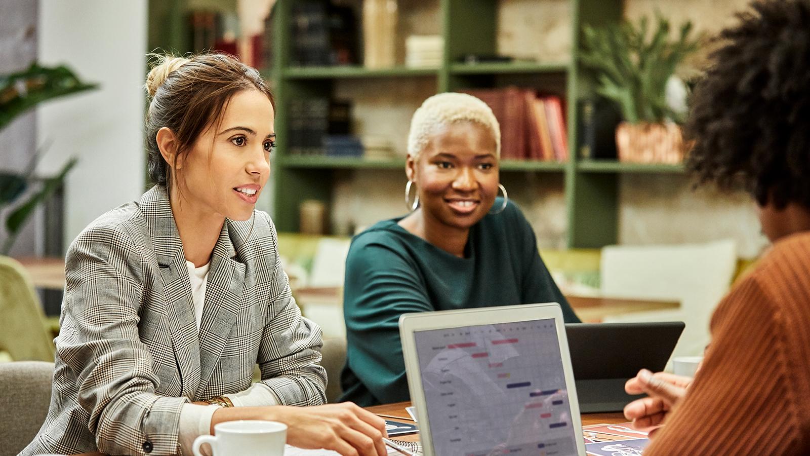 3 women in a meeting